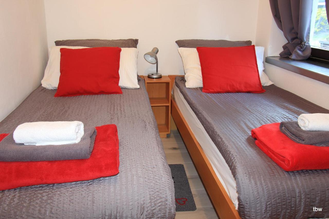 בובק Apartments Tatjana מראה חיצוני תמונה